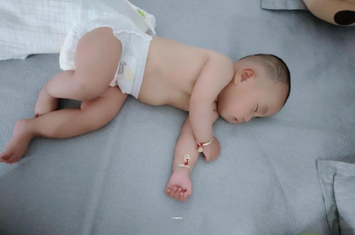 广西怀孕多久肚子会胀气